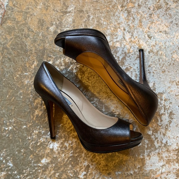 Elegant Prada peep toe heels in Size 42. - Picture 5 of 8